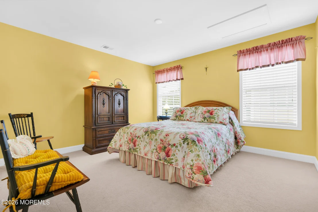 Photo of 4 Bay Head Court