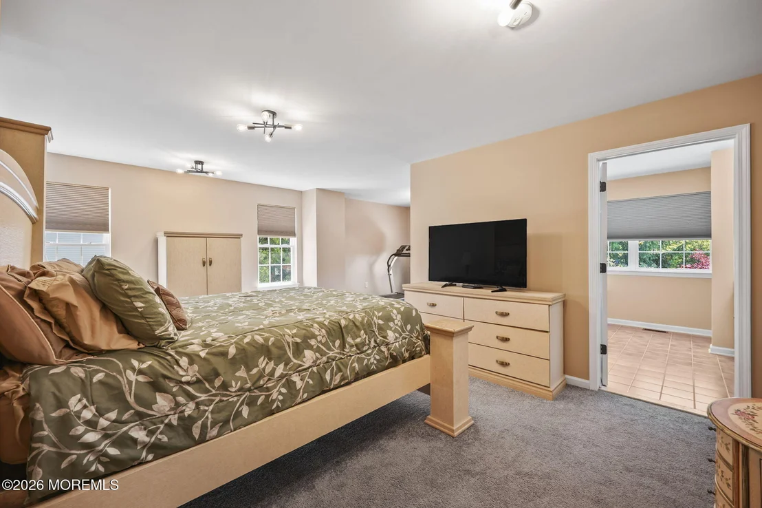 Photo of 389 Fordham Place