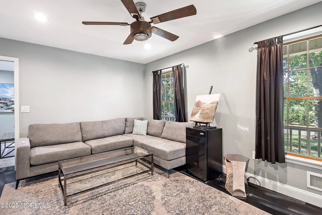 Photo of 657 Rodrigues Lane