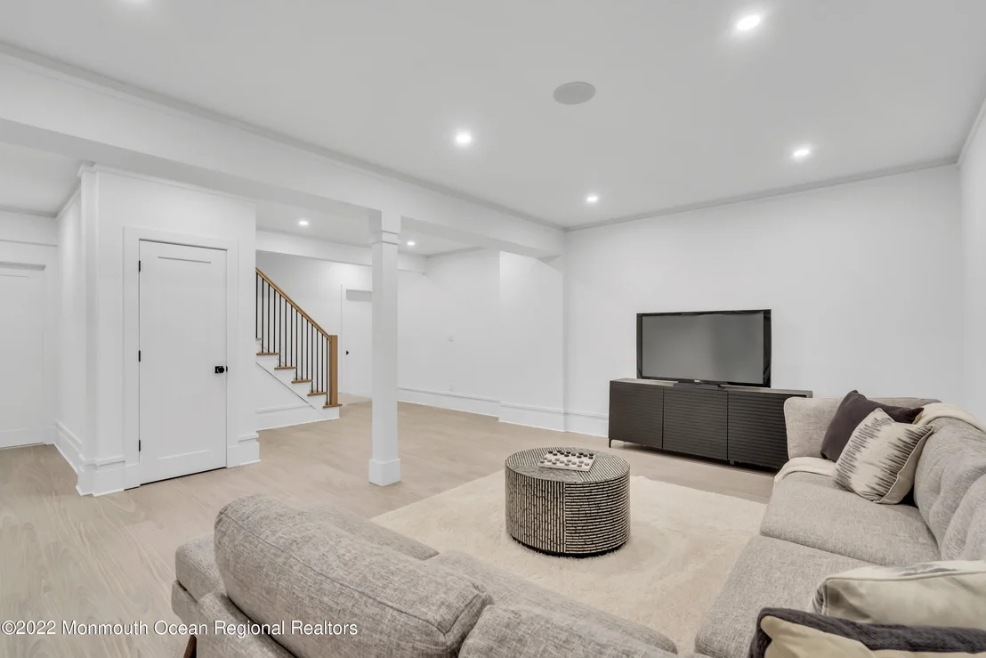 Photo of 376 Orenda Circle