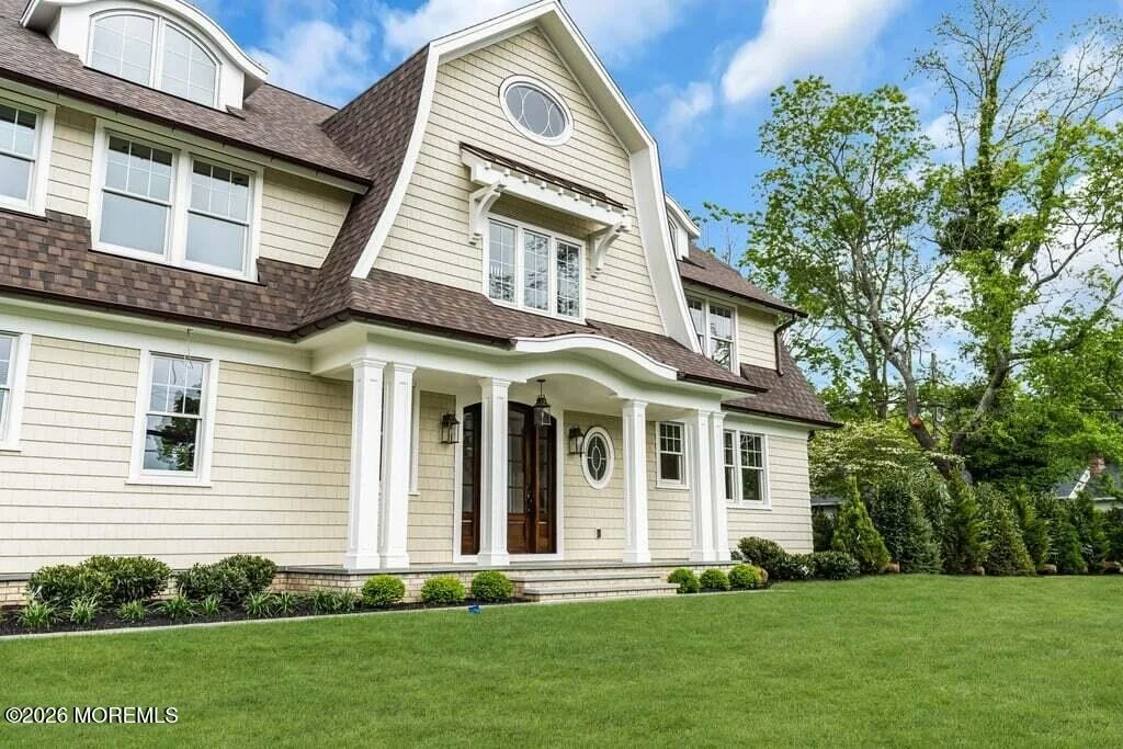 Photo of 907 Riverview Drive