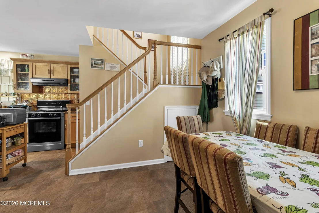 Photo of 46 W Rutherford Lane