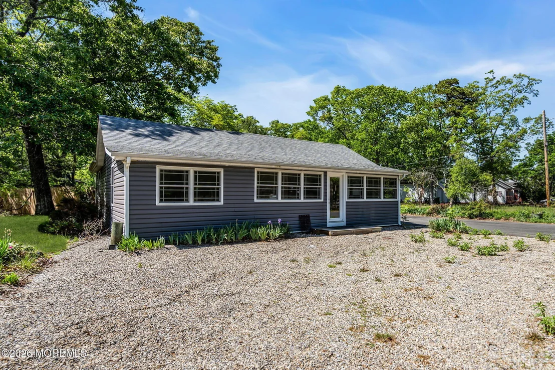 Photo of 705 Cedar Avenue