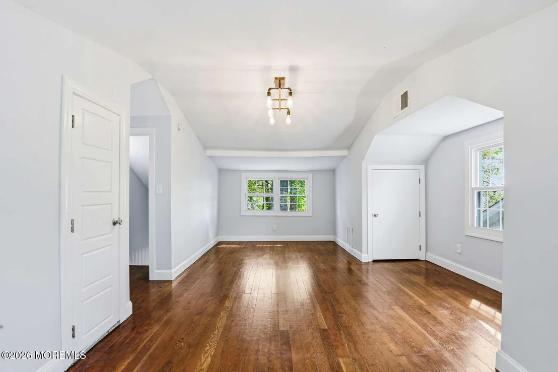 Photo of 8 Summit Road