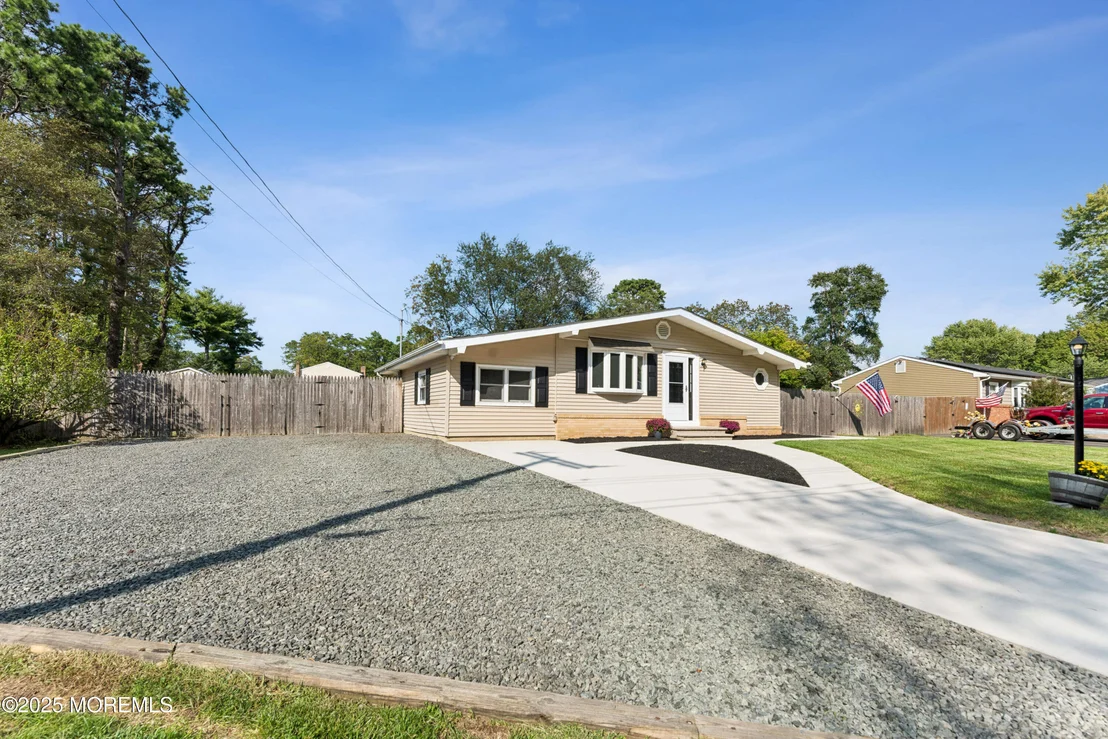 Photo of 224 Hawaii Drive