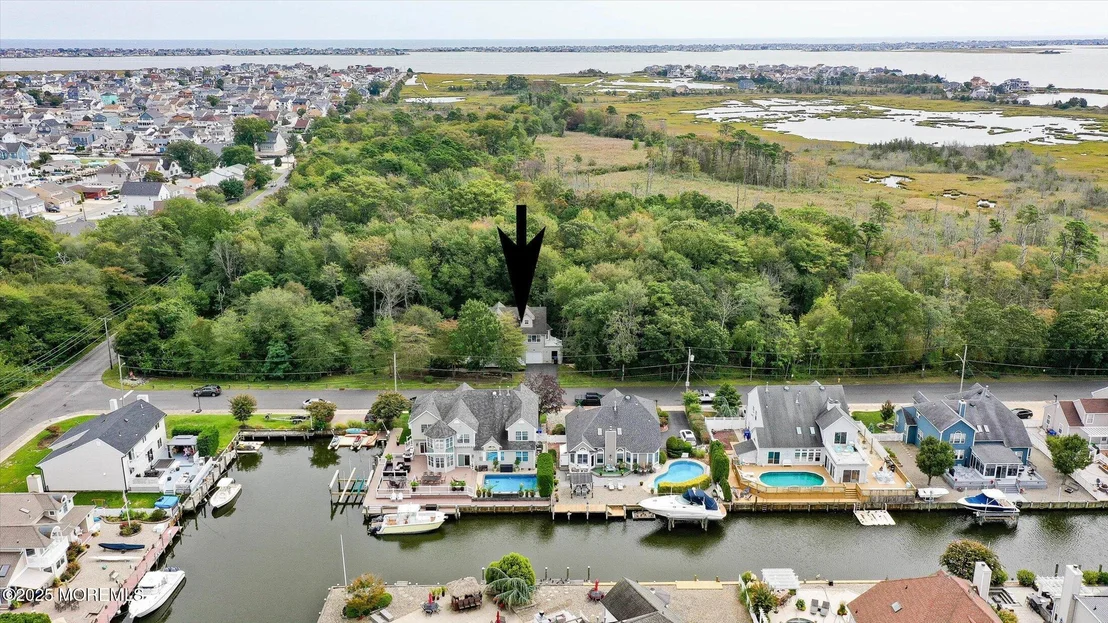 Photo of 7 Cedar Island Drive