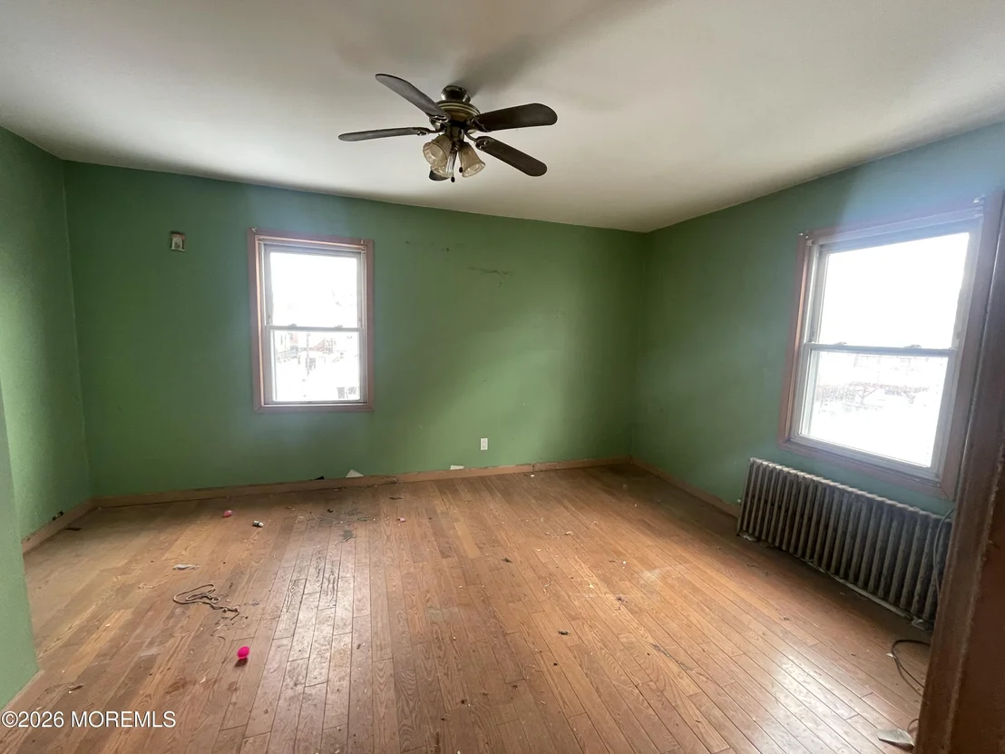 Photo of 12 Broadway