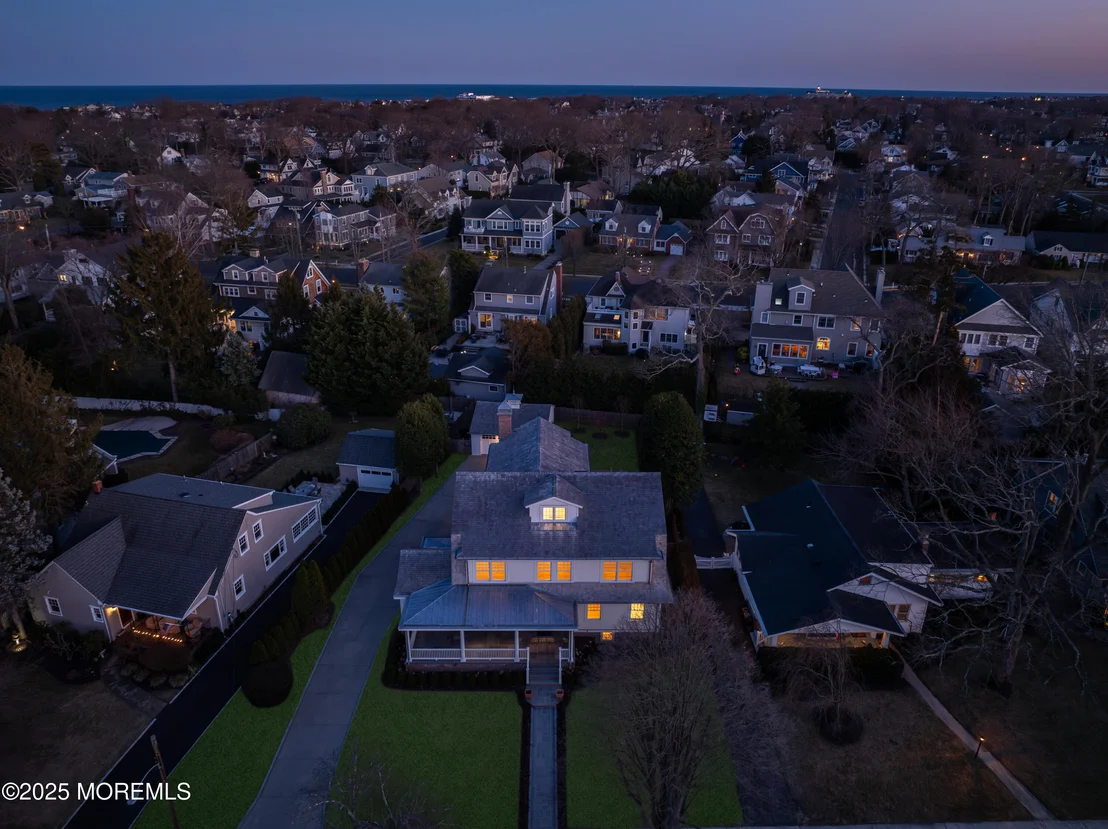 Photo of 327 South Boulevard