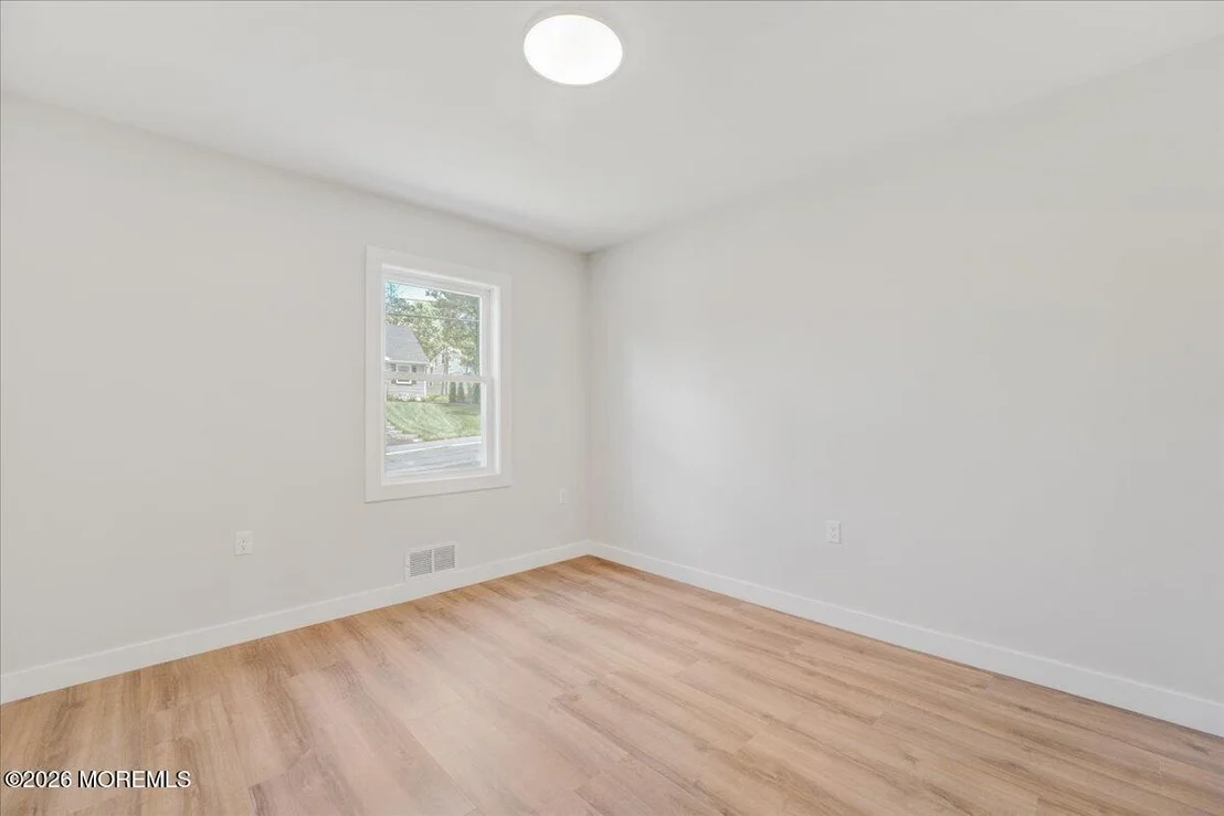Photo of 39 Point O Woods Drive