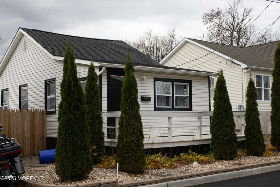 Photo of 814 5th Street