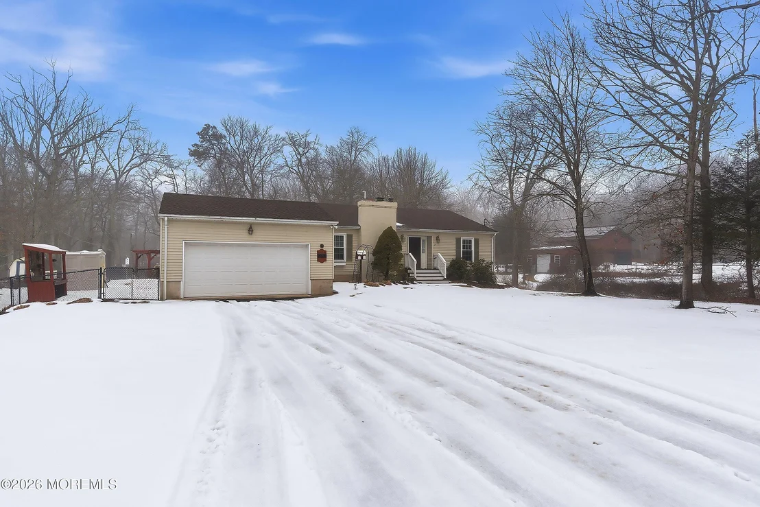 Photo of 638 Freehold Road