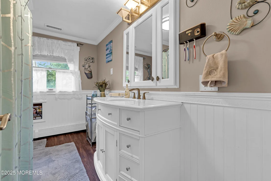 Photo of 110 4th Avenue