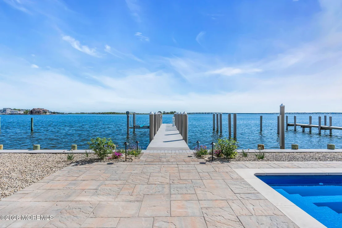 Photo of 153 Pershing Boulevard