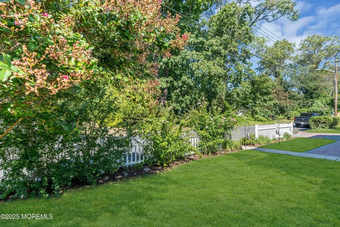Photo of 818 Arthur Drive