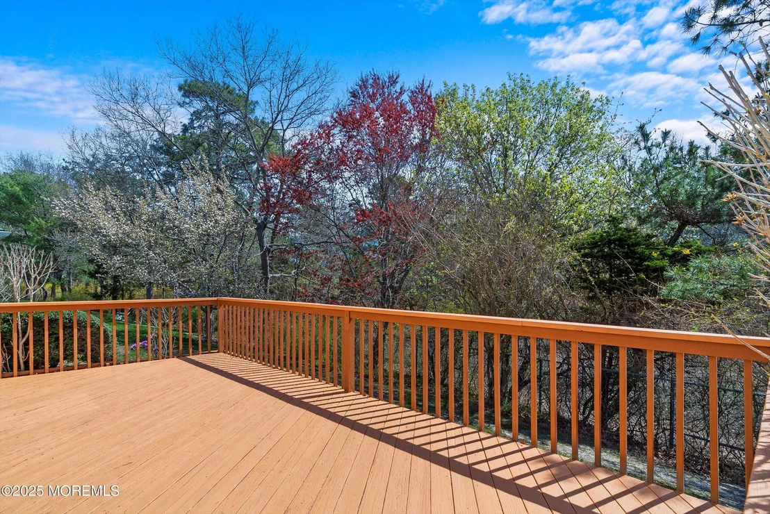 Photo of 32 Pine Oak Boulevard