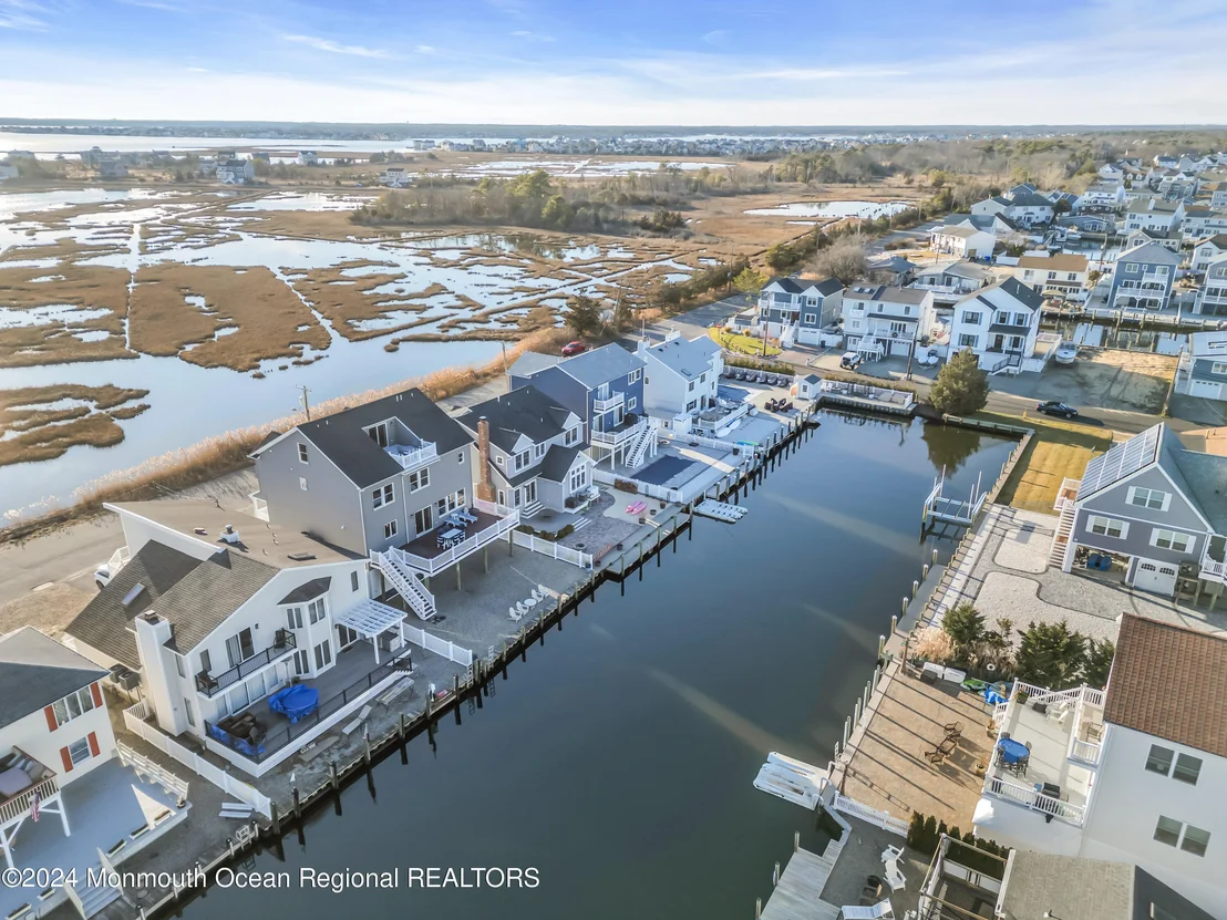 Photo of 106 Saint Lawrence Boulevard
