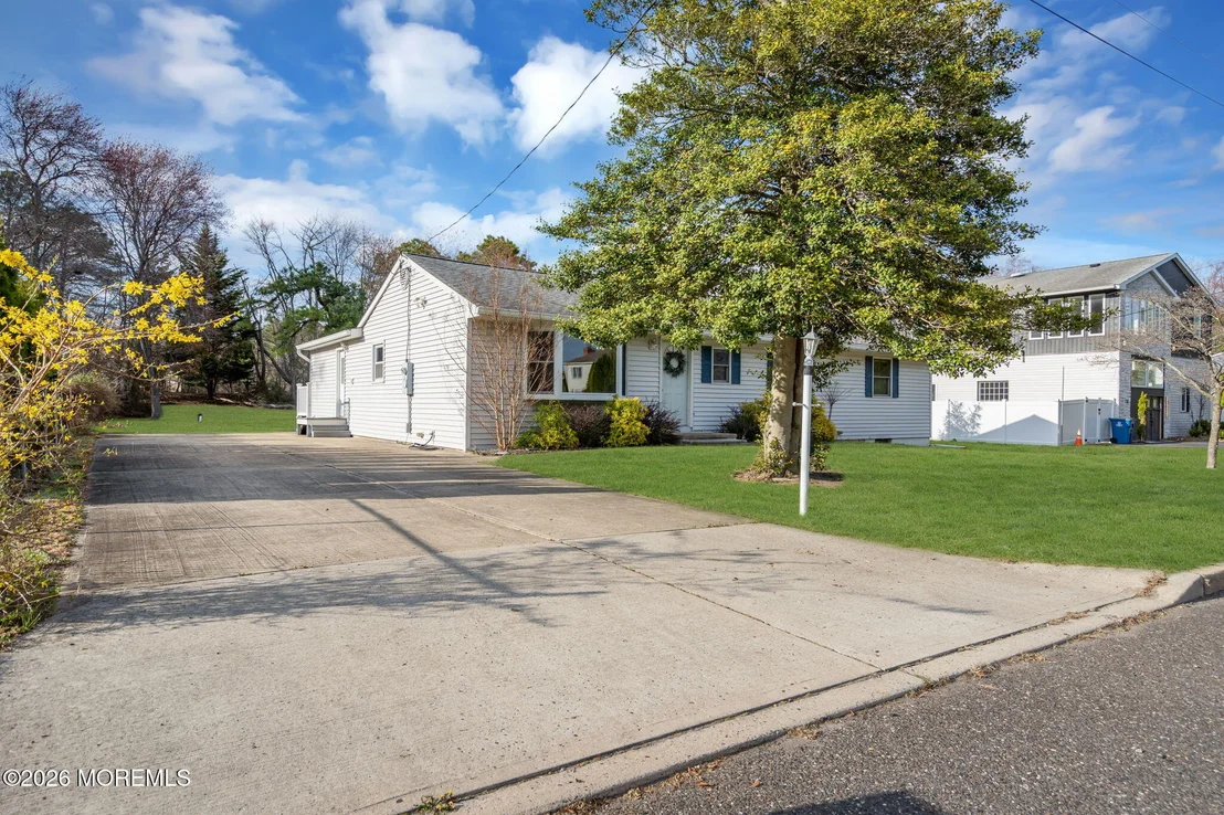 Photo of 20 Sylvan Boulevard