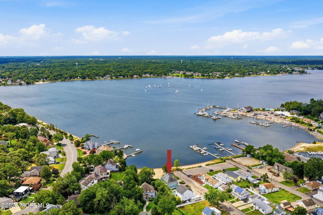 Photo of 2 River Drive