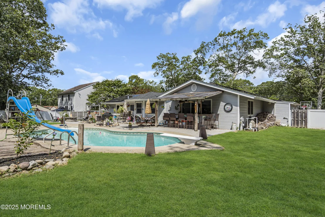 Photo of 110 4th Avenue