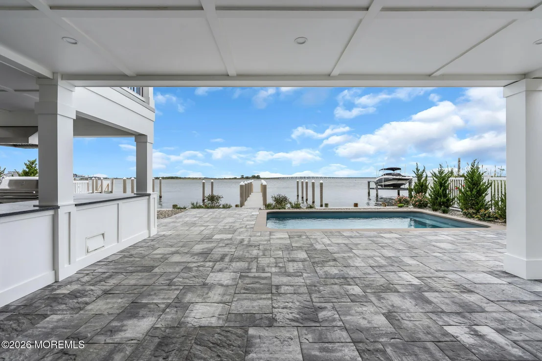 Photo of 151 Pershing Boulevard