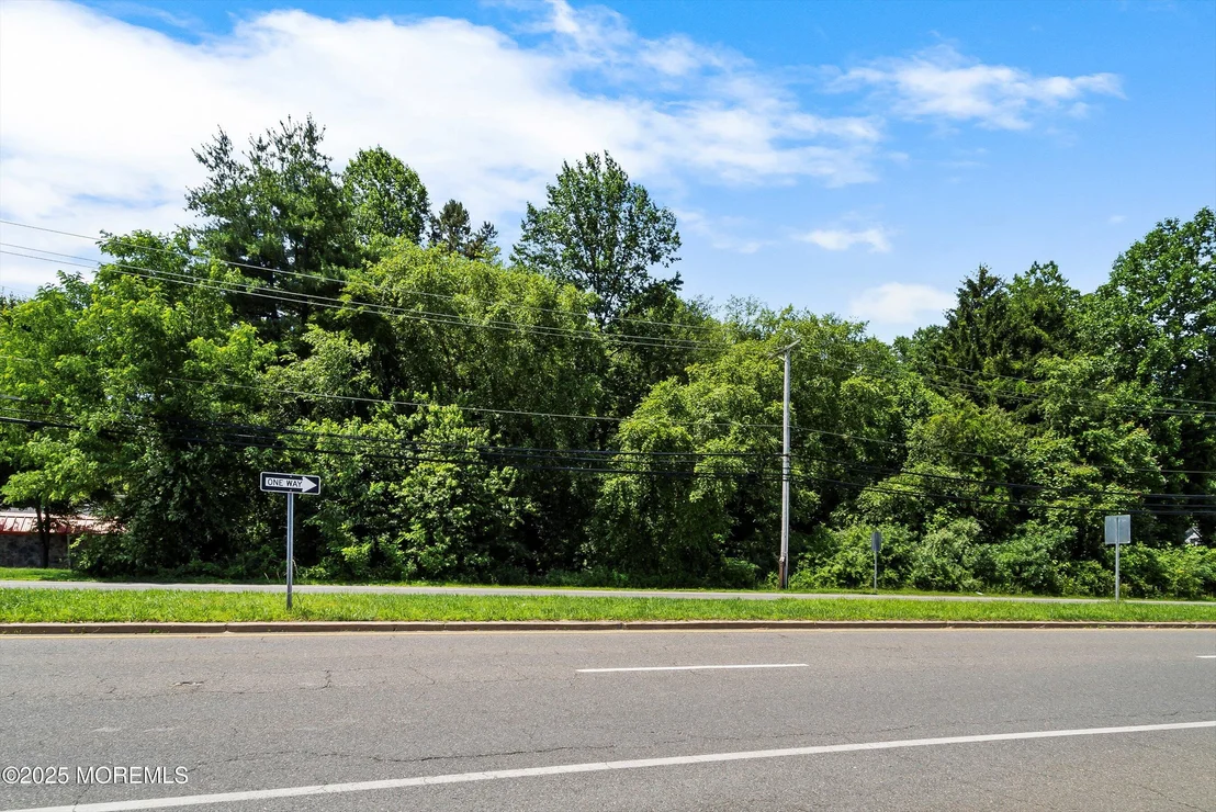 Photo of 185 N County Line Road