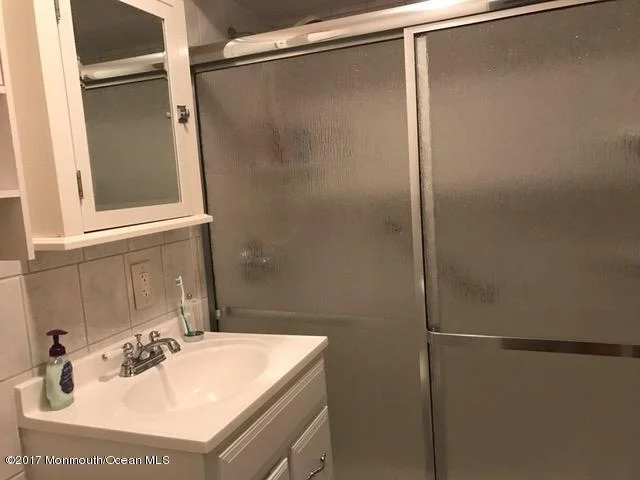 Photo of 450 Applegate Avenue