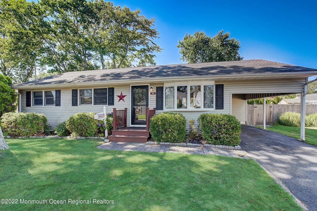 Photo of 202 Lorraine Place
