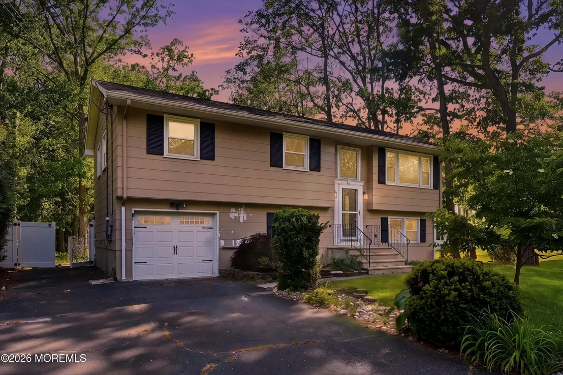 Photo of 16 Crest Road