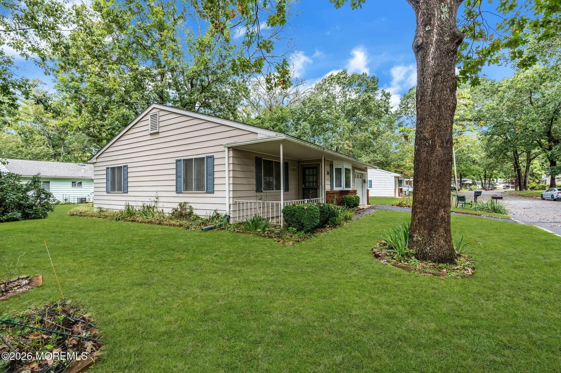 Photo of 14 Iowa Drive
