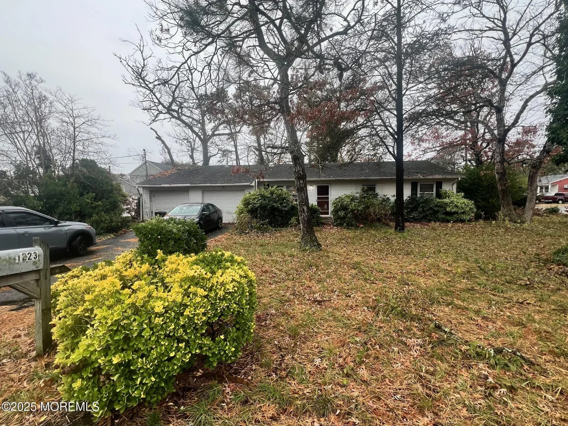 Photo of 1223 Sylvania Place