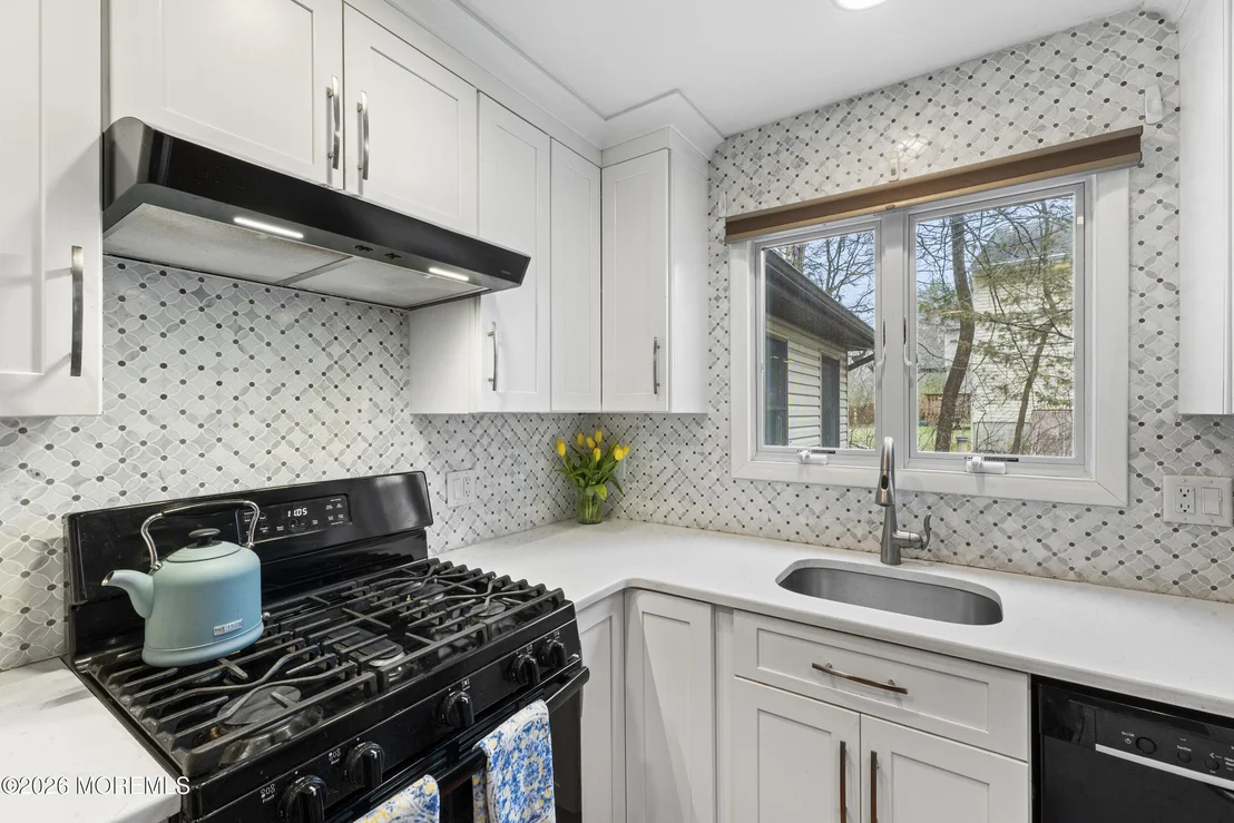 Photo of 164 W 3rd Street