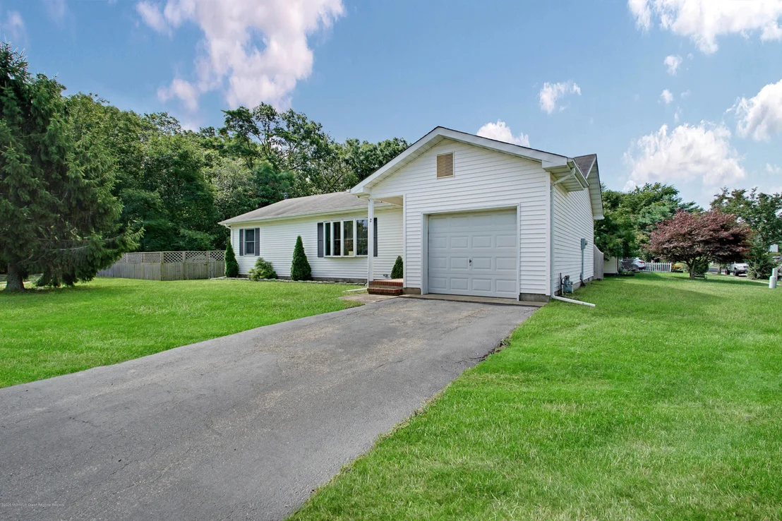 Photo of 2 Chickasaw Drive