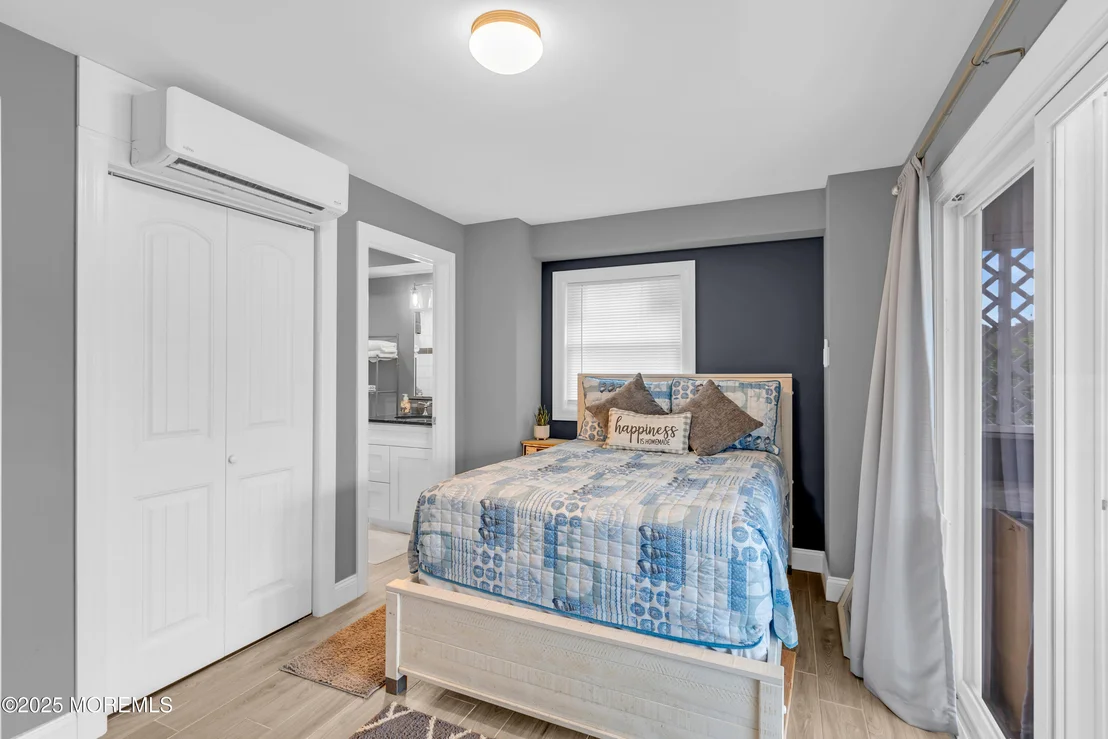 Photo of 1131 Beach Boulevard