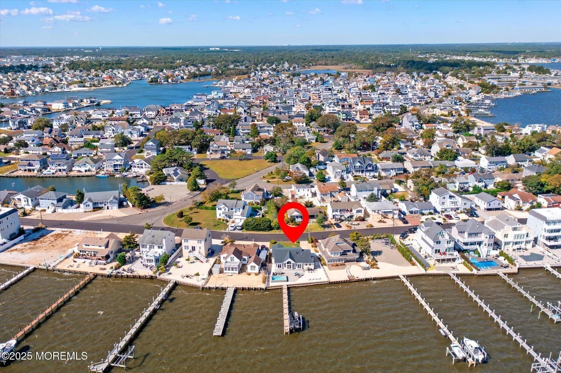 Photo of 673 Bayview Drive