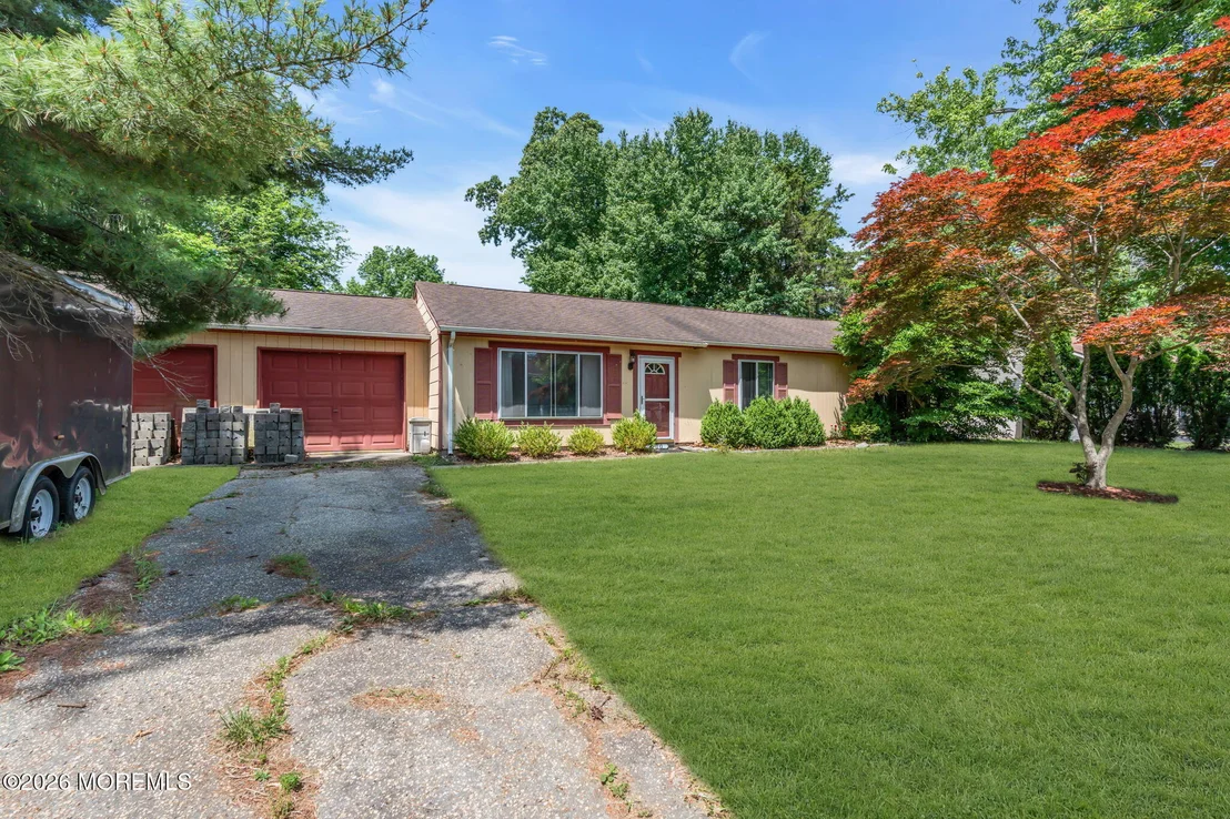 Photo of 100 Susan Drive