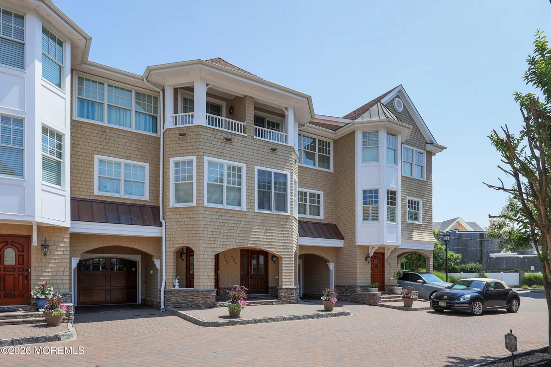Photo of 302 River Mist Way