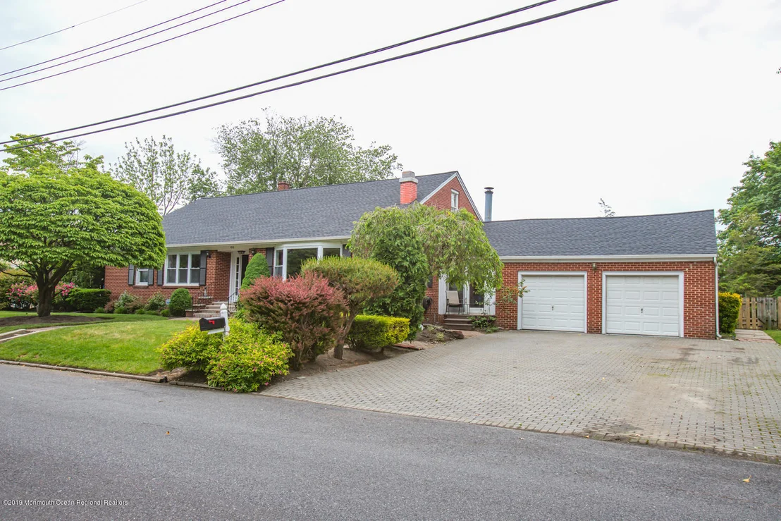 Photo of 1510 Valley Drive