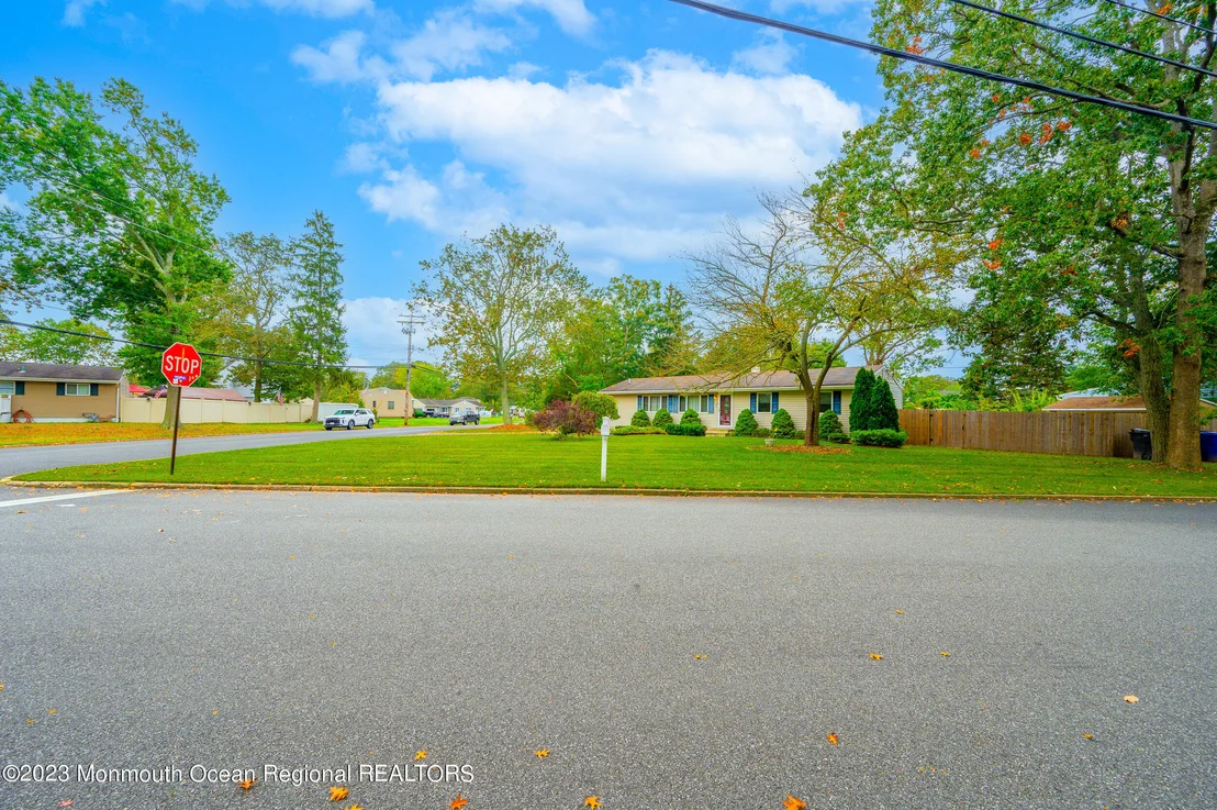 Photo of 1147 Overlook Drive
