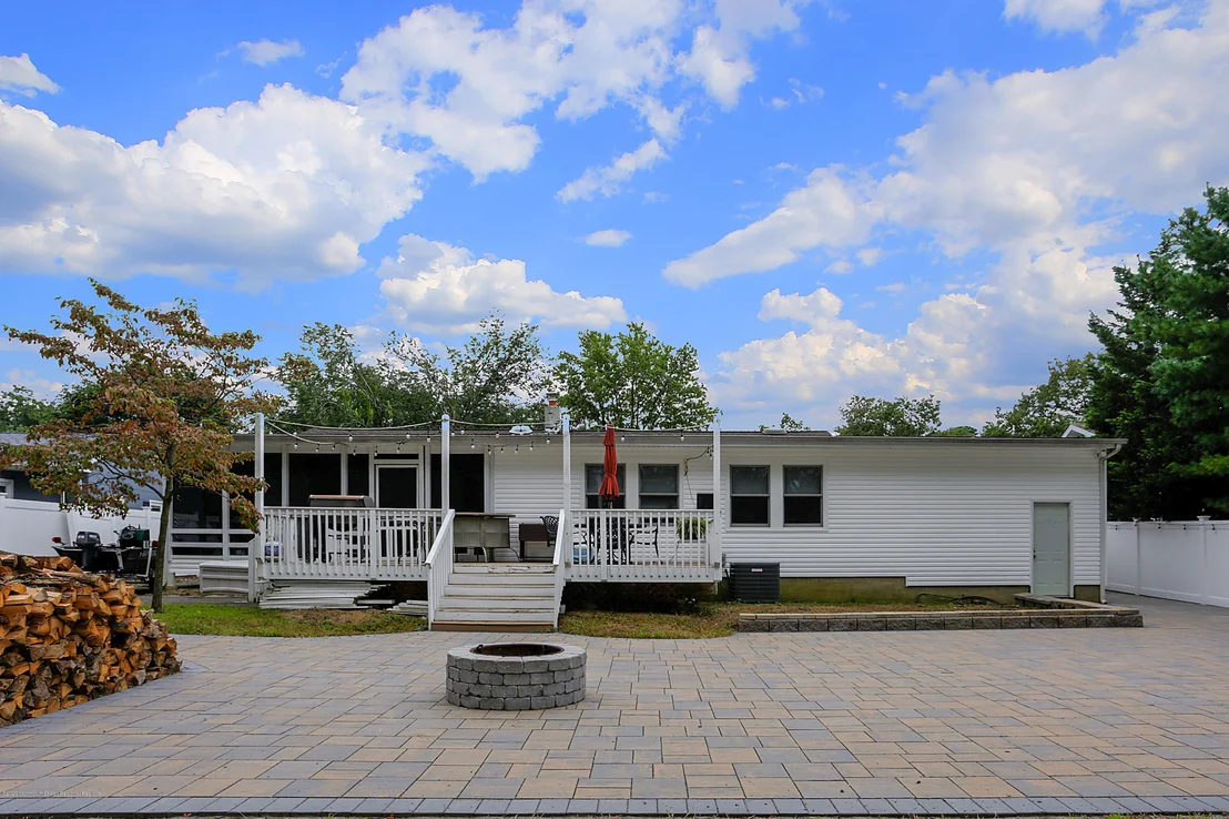Photo of 188 Arizona Drive