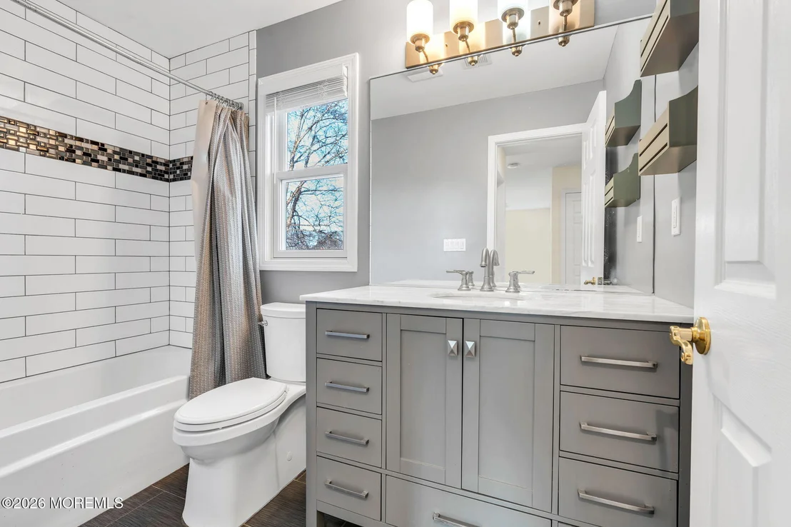 Photo of 475 Admiral Road