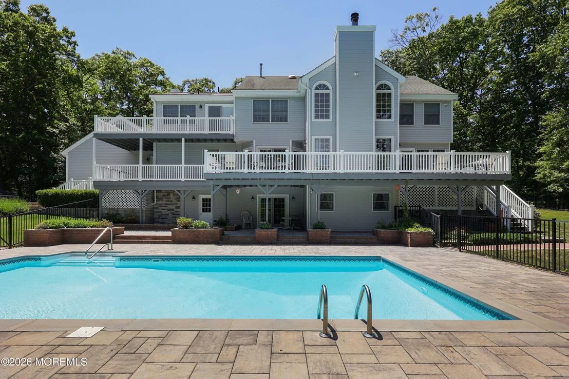 Photo of 1908 Shadowbrook Drive