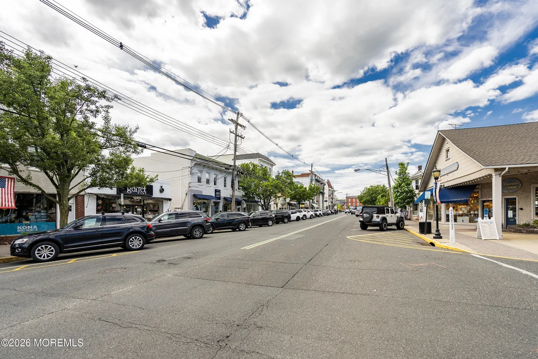 Photo of 384 Pine Avenue