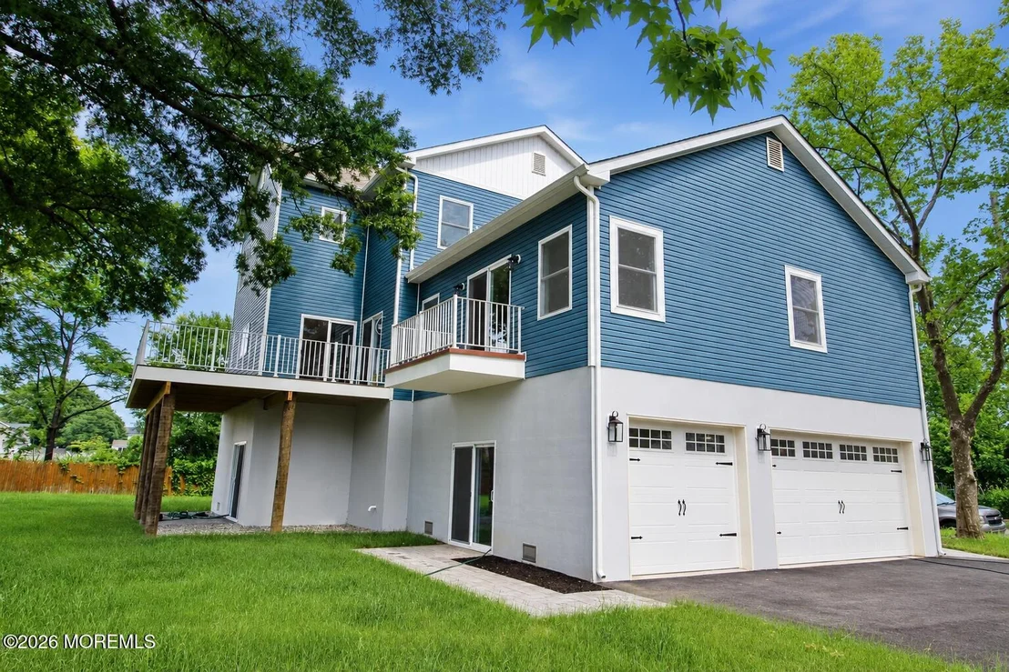 Photo of 427 Central Avenue