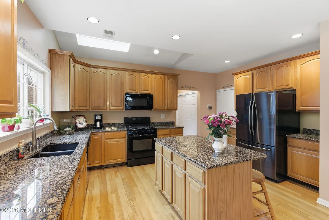 Photo of 433 Meadowood Road