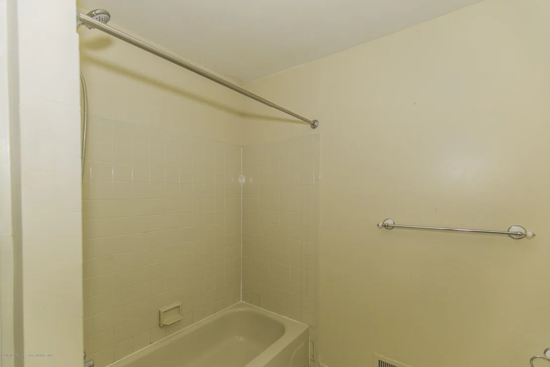 Photo of 58 Oak Knoll Drive