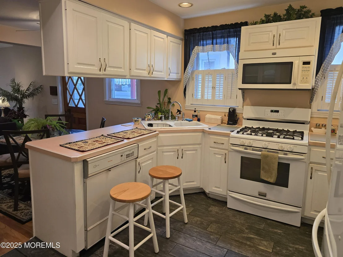 Photo of 214 5th Avenue