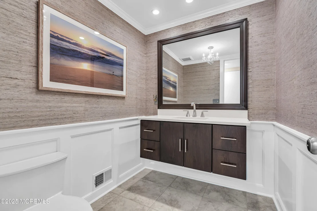 Photo of 635 Winding River Road