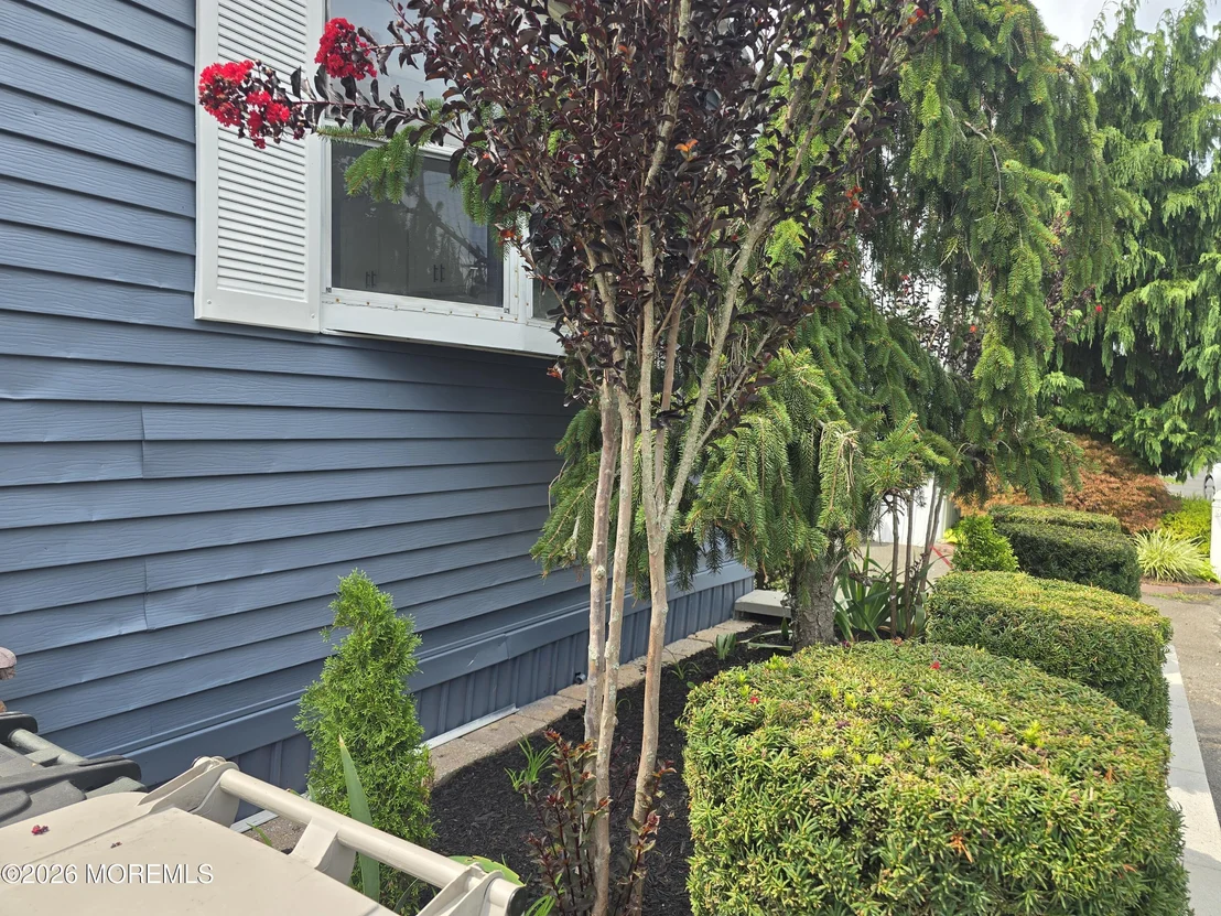 Photo of 7 Shady Lake Circle
