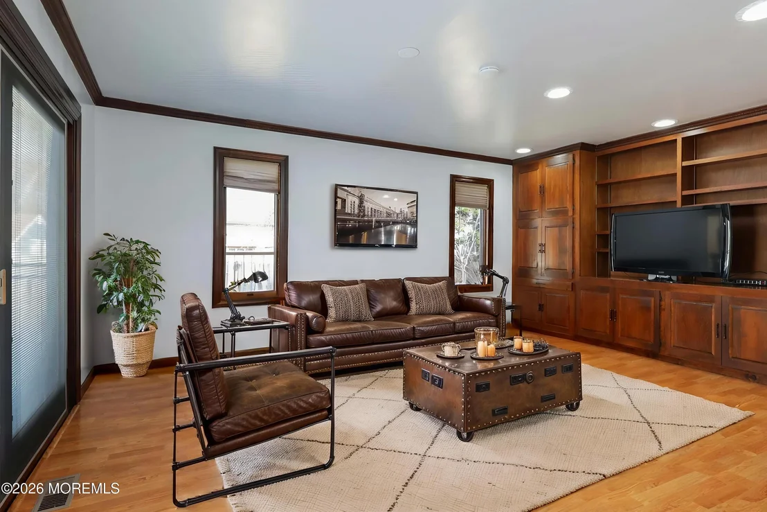 Photo of 463 Cottrell Road