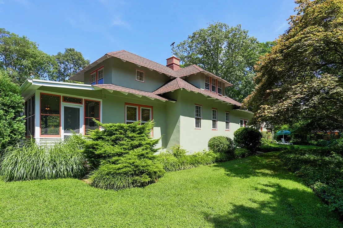 Photo of 10 Summit Avenue